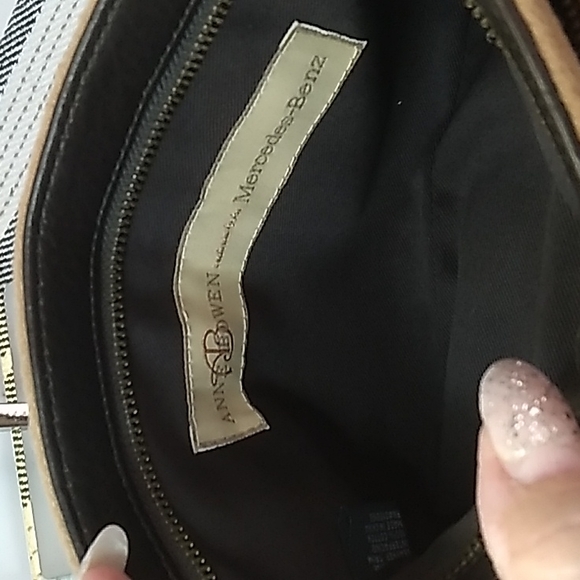 Wool & cashmere Mercedes Benz purse by Anne Bowen in Tan & dark brown leather. - Picture 7 of 13